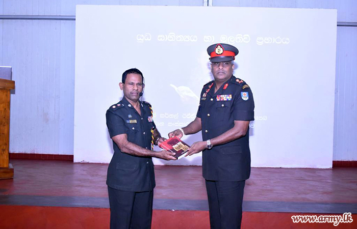 යුධ බිමේ අත්දැකීම් පිළිබඳ තවත් දේශනයක් 