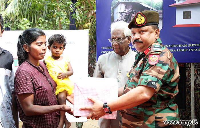 யாழ் படையினரால் பருத்தித்துறையில் வறிய குடும்பத்திற்கு புதிய வீடு  