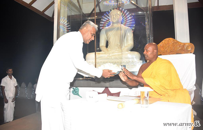 'Umandawa' Monk Offers Help for Army-initiated Charity Work in Mullaittivu