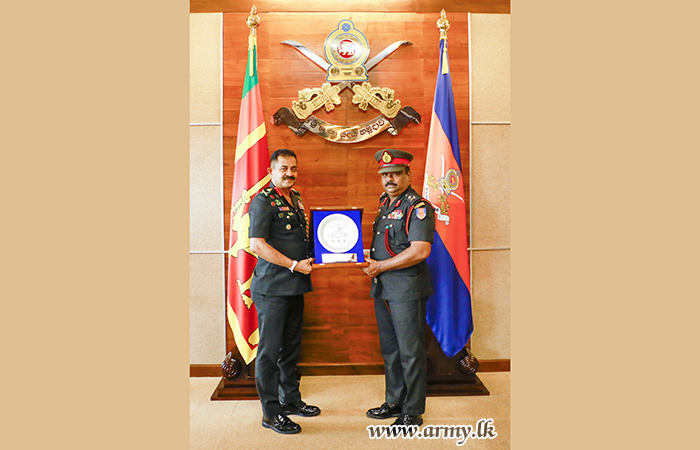 Retiring VIR Senior Officer Receives Commander’s Greetings