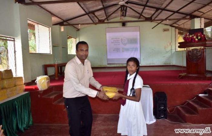 ‘පැහැසරණී’ ප්‍රජා මූලික ව්‍යාපෘතිය යටතේ පදවිය ප්‍රදේශයේ පාසල් සිසුවියන් දැනුවත් කිරීමේ දේශනයක්
