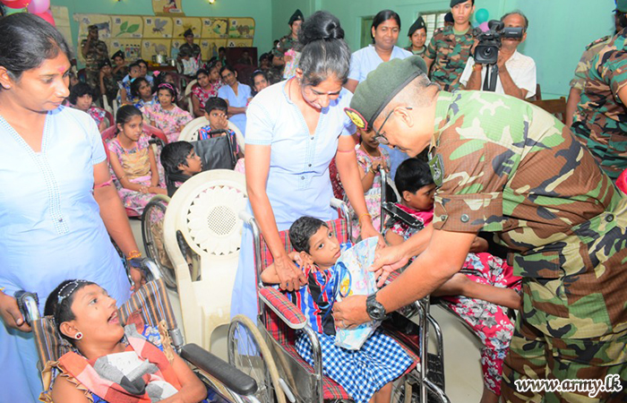 5 வது இலங்கை இராணுவ மகளீர் படையணி சிப்பாய்களினால் விஷேட தேவையுடைய குழந்தைகளுக்கு உதவி