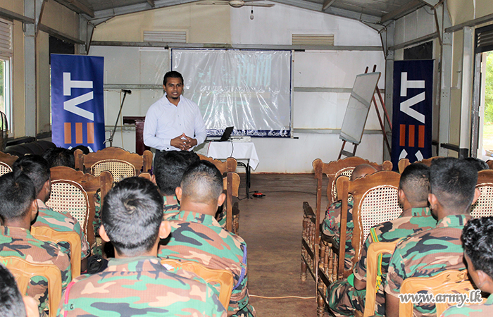 බැටරි සහ ටයර් නිසි ලෙස භාවිතා කිරීම පිළිබඳ යුද්ධ හමුදා භටපිරිස් දැනුවත් කෙරේ