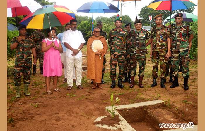 221 Brigade Troops Plant 1000 ‘Mee' Saplings