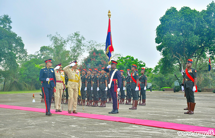 මේජර් ජෙනරල් නිලයට උසස්වීම් ලද ශ්‍රී ලංකා කාලතුවක්කු හමුදාවේ ජ්‍යෙෂ්ඨ නිලධාරීන්ට ගෞරවාචාර