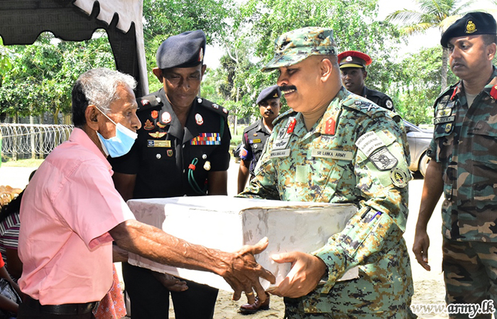 58 Division Gives away Dry Ration Packs for the Needy