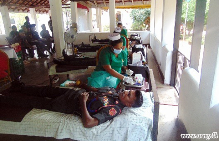 10 SLNG Troops Mark Anniversary Giving Blood for Patients