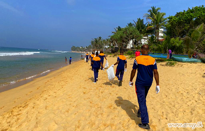 61 Division Troops Launch a Beach Cleaning Campaign in Hikkaduwa