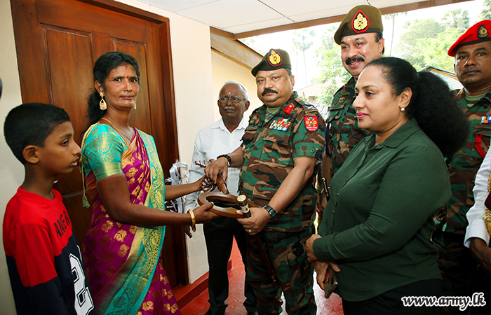 படையினரால் யாழ் பொதுமக்களுக்கு மேலும் ஒரு புதிய வீடு நிர்மாணிப்பு