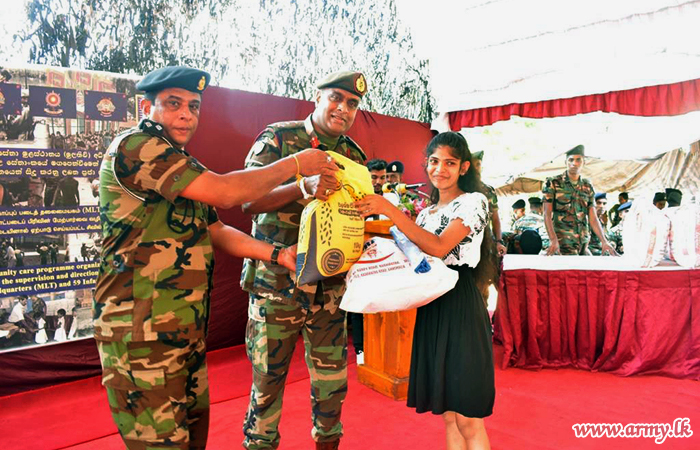 Mullaittivu Troops with Monk's Patronage Distribute Essentials to Pregnant Women & Civilians