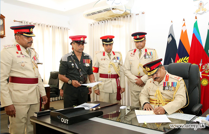 SFHQ-Jaffna Salutes Outgoing Jaffna Commander