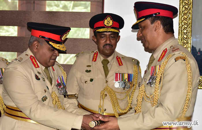 MIR's New Colonel of the Regiment Takes over Duties