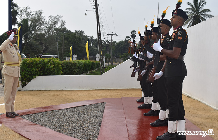 ஓய்வுபெறும் முதலாம் படையணி தளபதிக்கு 58 வது படைப்பிரிவில் வரவேற்பு மரியாதை