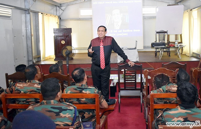 11 Division Troops Learn More About ‘Media Impact’