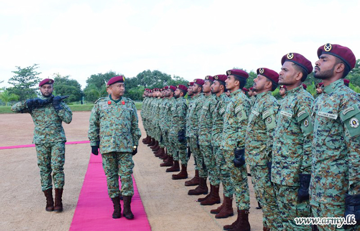 ධූරයෙන් නික්ම යන මේජර් ජෙනරල් ක්‍රිෂාන්ත ඥාණරත්න වෙත 1 වන බලකායේ ගෞරවාචාර