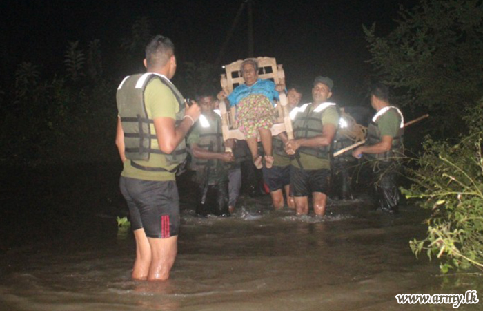 6 VIR Troops Rescue Elder Woman from Inundated House