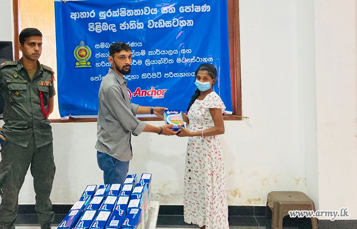 Low-income Residents in Kelaniya Given Milk Powder Packets