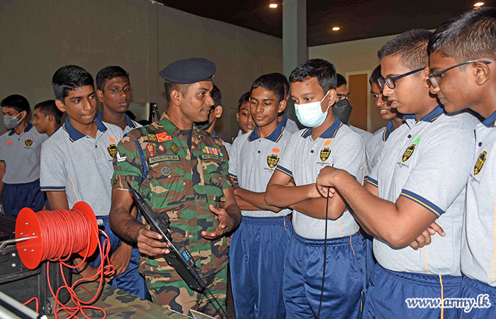 School Prefects at Piliyandala Central College Receive Army Leadership Guidance