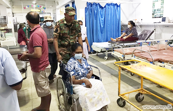 රෝහල්වල අත්‍යවශ්‍ය සෞඛ්‍ය සේවා පවත්වාගෙන යාමට 11 වන සේනාංකයේ භටපිරිස්හි සහයෝගය  