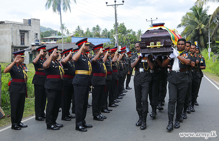 Military Honours Salute Late Major General Dammika Kariyawasam (Retd) during Final Journey