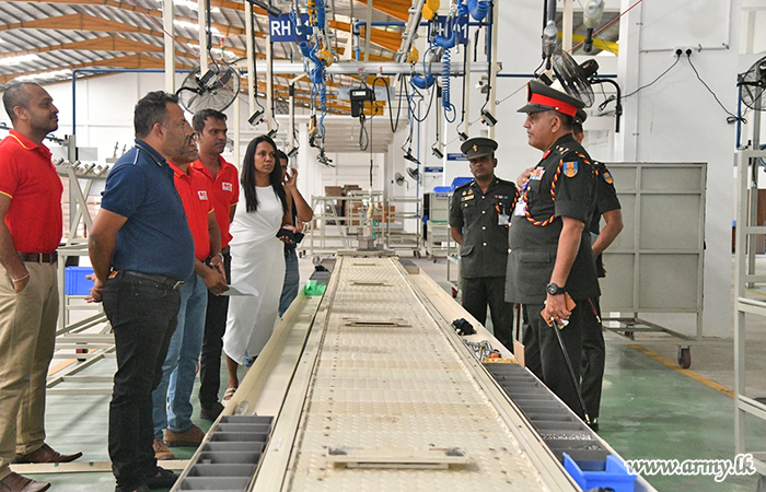 විදුලි හා යාන්ත්‍රික ඉංජිනේරු රෙජිමේන්තුවේ නිලධාරීන් සඳහා ‘ටී.වී.එස් ලංකා’ (TVS Lanka) වෙතින් විශේෂඥ පුහුණුවක්