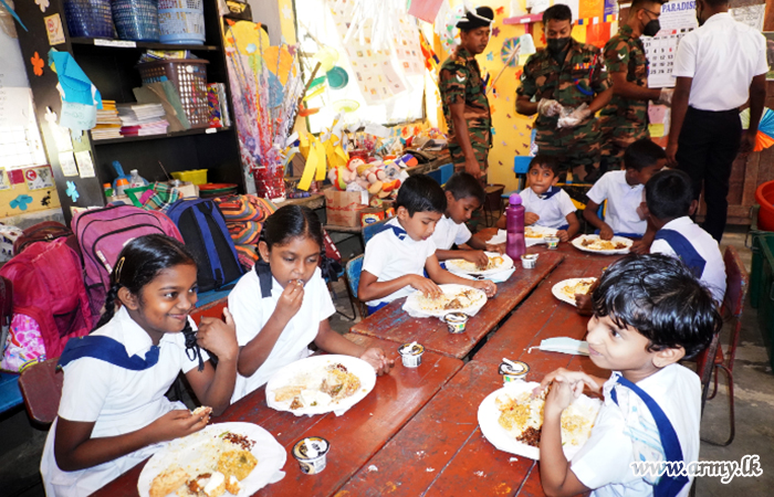 1 SLNG troops Provide Lunch for School Students