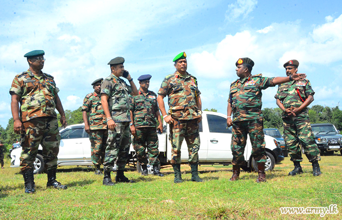 Wanni Commander Meets 62 Division Troops