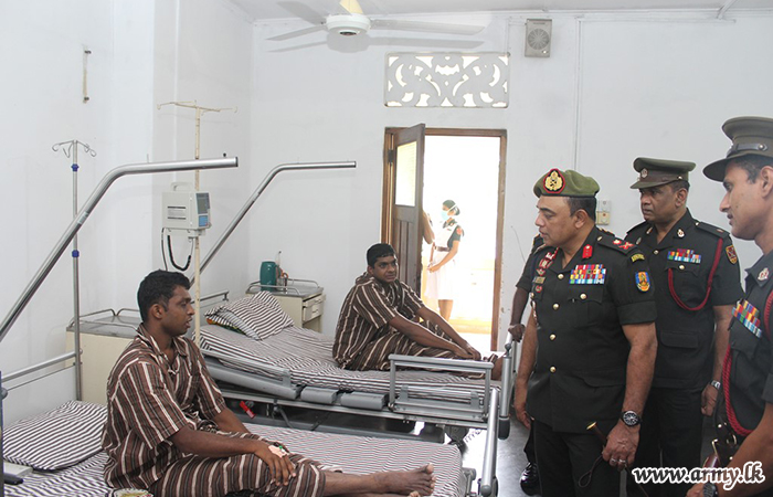 ඉංජිනේරු සේනාංකයේ සේනාංකාධිපතිතුමන් පනාගොඩ යුද්ධ හමුදා මූලික රෝහලේ සංචාරයක