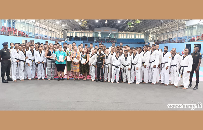England’s Taekwondo Experts Support Army Players