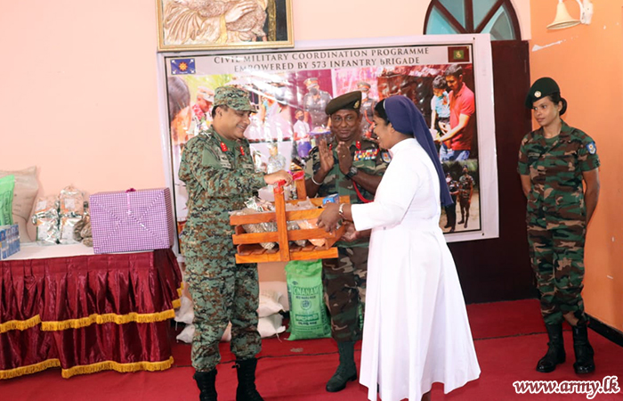 යුද්ධ හමුදා භටපිරිස් සම්බන්ධීකරණයෙන් ‘යහපත් එඬේරාගේ කන්‍යාරාම’ ළමා නිවාසය වෙත වියළි ආහාර සලාක පරිත්‍යාගයක්