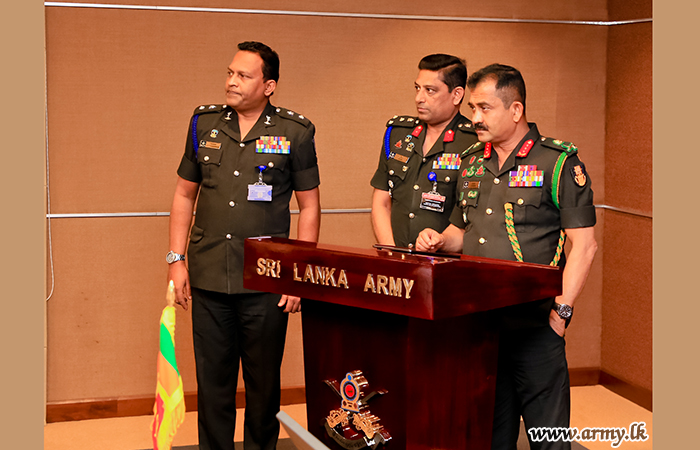 Commander Launches Army’s Trilingual E-paper Portal