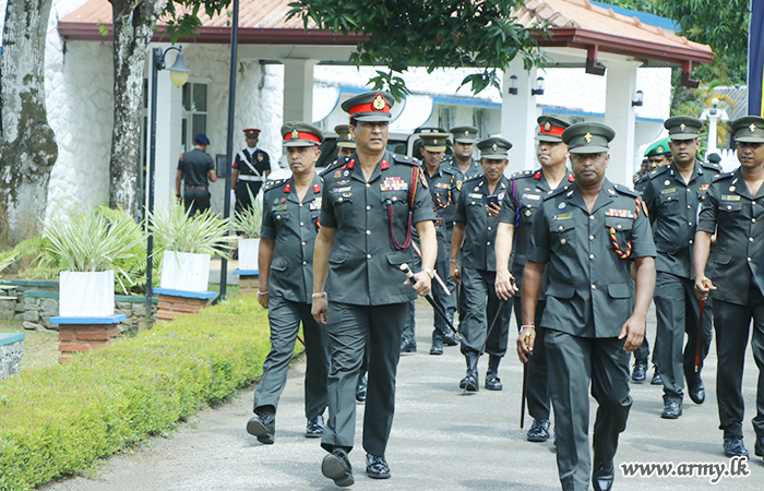 ආරක්‍ෂක සේනා ආඥාපති - බටහිර , 1 වන විදුලි හා යාන්ත්‍රික ඉංජිනේරු බලකායේ නිරීක්‍ෂණ චාරිකාවක