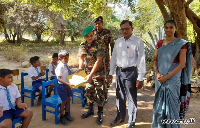 221 Infantry Brigade Organizes School Accessories Distribution Programme