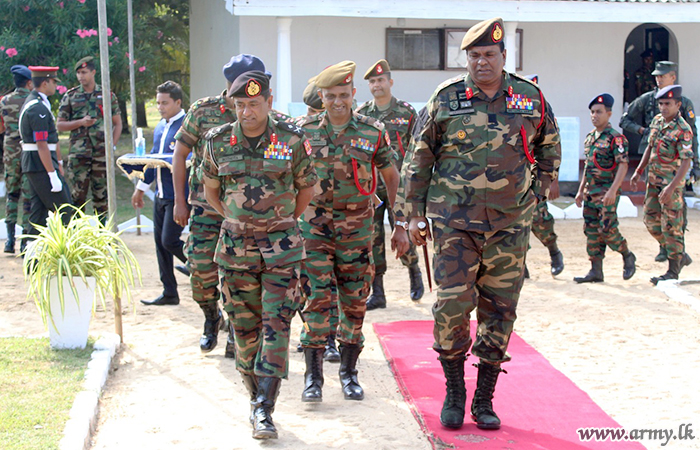 SLLI Colonel of the Regiment Visits SLLI Battalions