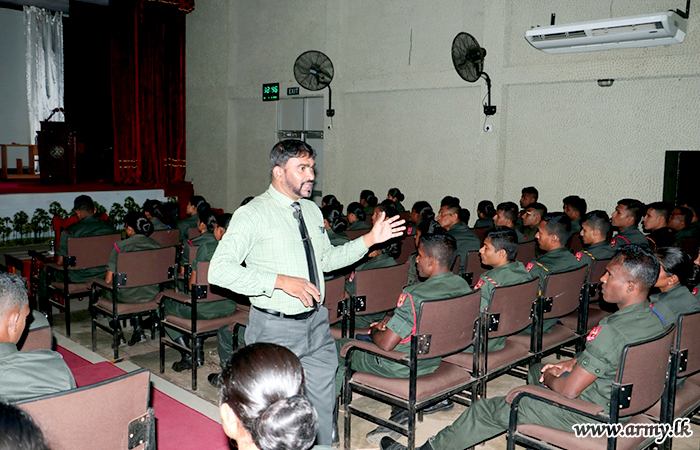 යාපනය භටපිරිස් වෙනුවෙන් ‘සාර්ථක ජීවිතයක්’ මැයෙන් දේශනයක්