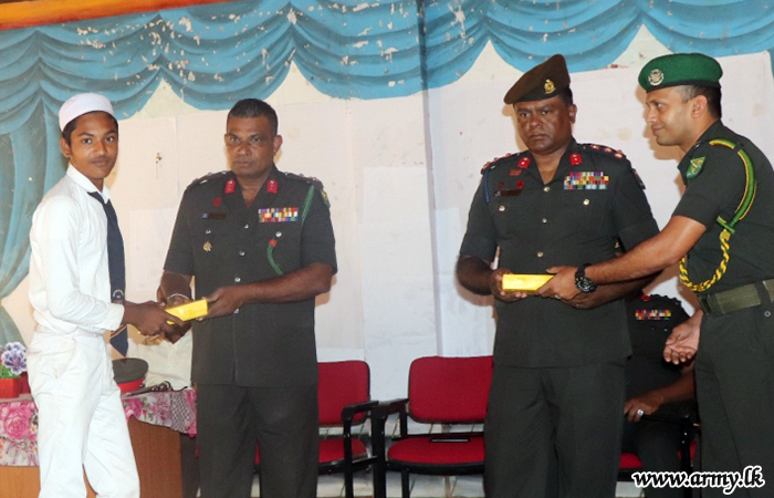 653 Infantry Brigade Troops Assist Studies of Children at Muslim & Tamil Schools