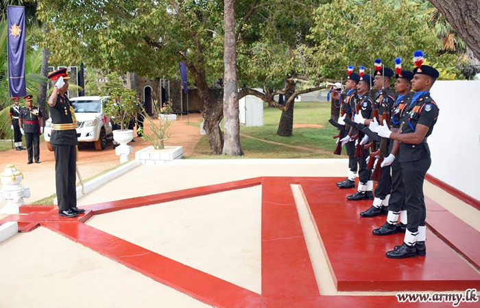 ධූරයේ රාජකාරි භාරගත් 68 වන පාබල සේනාංකයේ සේනාංකාධිපතිතුමන් භටපිරිස් අමතයි