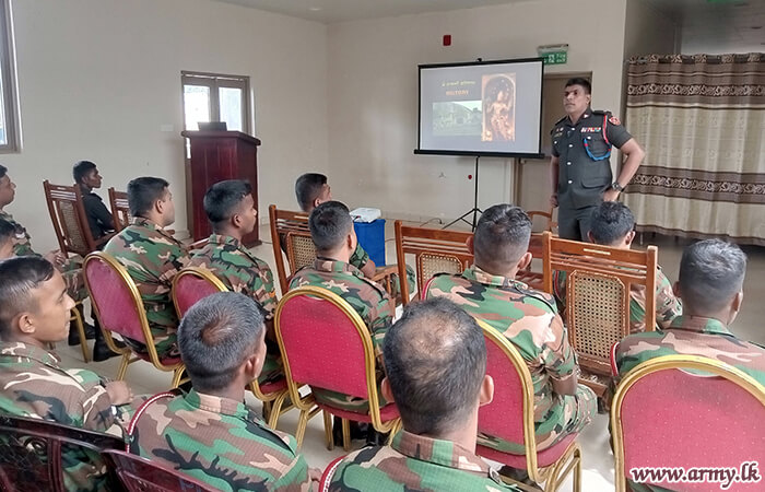 12 GR & 10 SLNG Troops Enlighten Army HQ Troops on ‘History & Religion' 