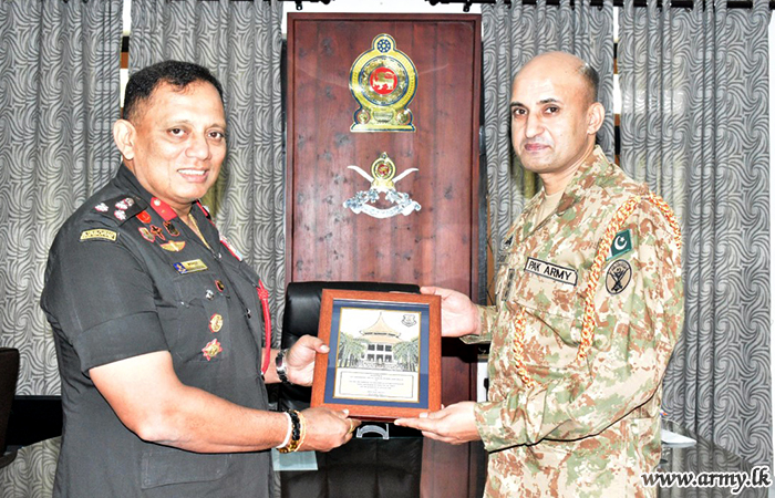 Pakistan Defence Attaché Calls at AWC