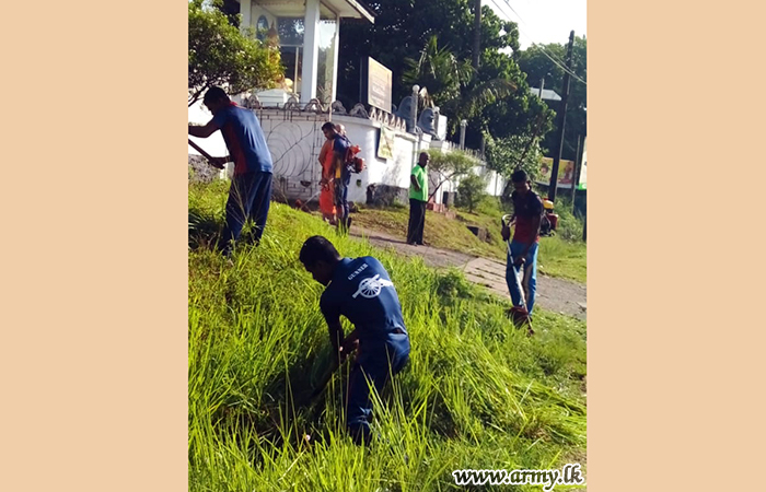 15 Drone Regiment of SLA Cleans up Meditation Centre Compound