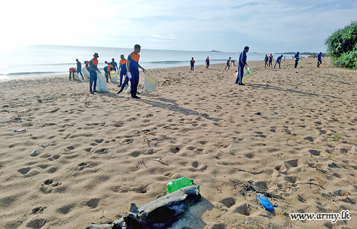 22 Infantry Division Troops Clean Nilaveli Coastal Belt