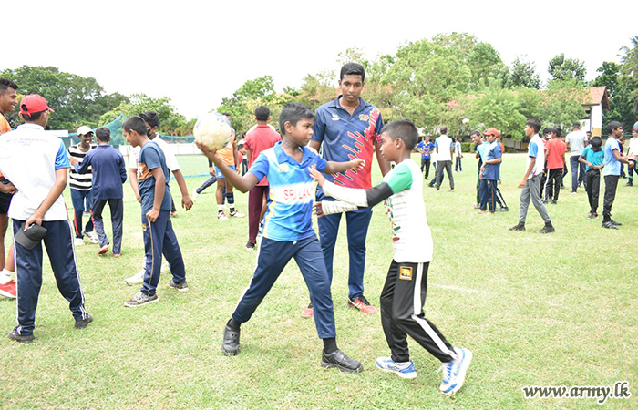 12 Infantry Division Troops Train Debarawewa Students for Handball
