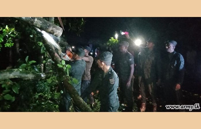 West Troops Swiftly Act to Remove Fallen Tree