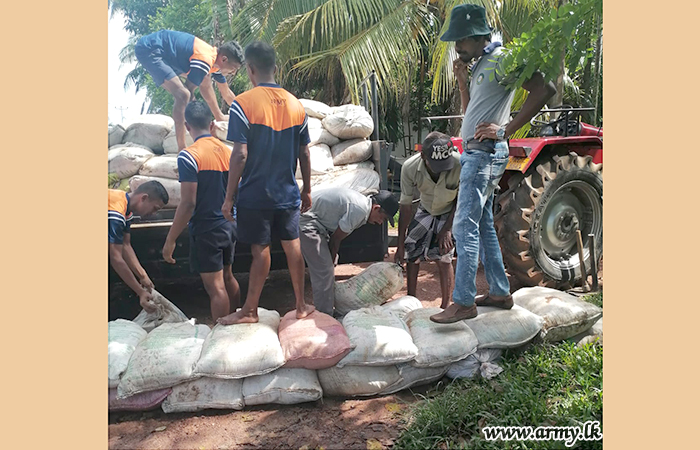 West Troops in Matara District Busy with Flood Relief