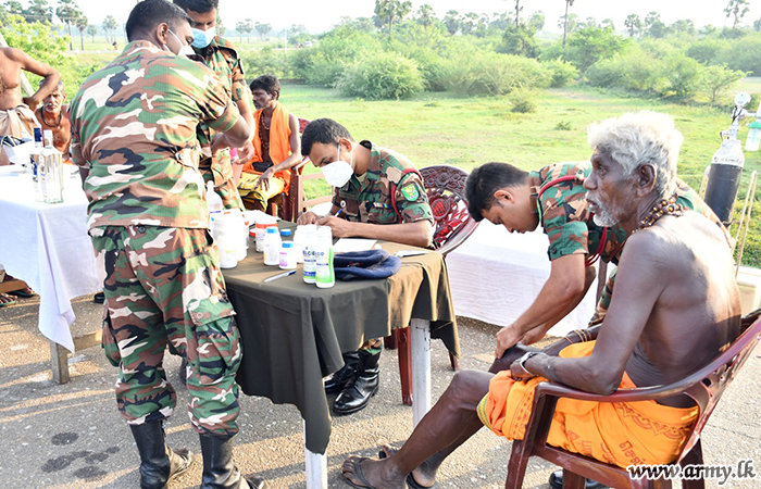 62 Division Troops Show Hospitality to Pilgrims on ‘Pada Yathra’