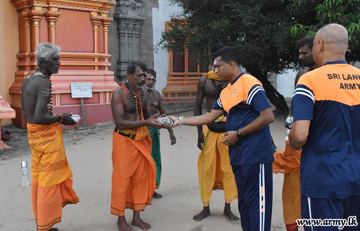 பாதயாத்திரை’ பக்தர்களுக்கு முல்லைத்தீவில் மதிய உணவு