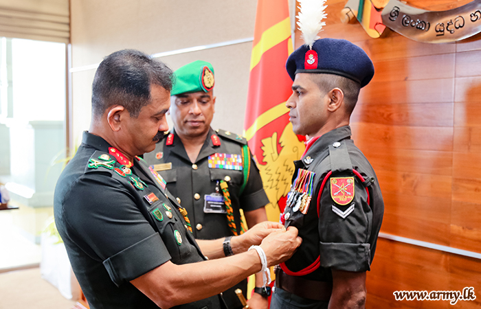 SLLI Soldier’s Bravery in Ududumbara Awarded with Commendation Badge