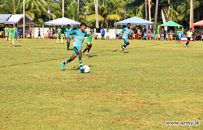 Mullaittivu Troops Encourage Civil Football Club Tournaments