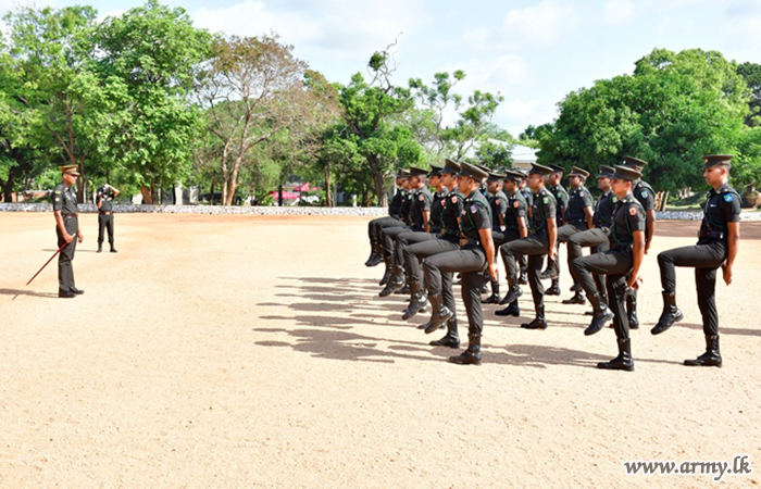 යුද්ධ හමුදා යාන්ත්‍රික පාබල රෙජිමේන්තු නිලධාරීන්ගේ පුහුණු දිනය සාර්ථකව අවසන්