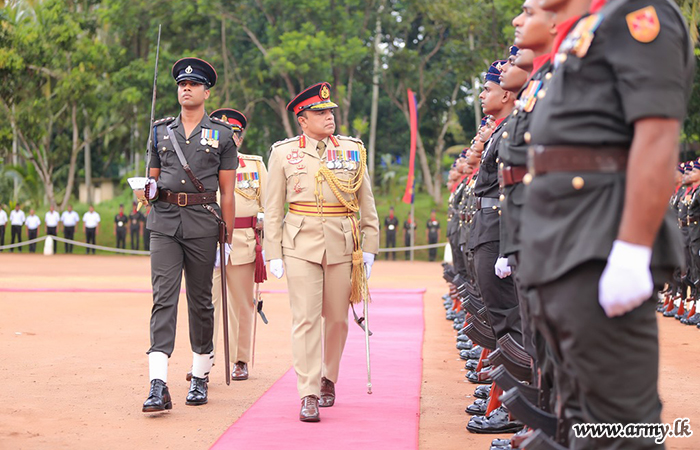 ධූරයෙන් නික්ම යන ඉංජිනේරු සේනාංකයේ සේනාංකාධිපතිතුමන් වෙත එම සේනාංකයේ ගෞරවාචාර